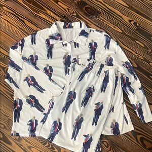 Donal Trump Pajamas size Large
